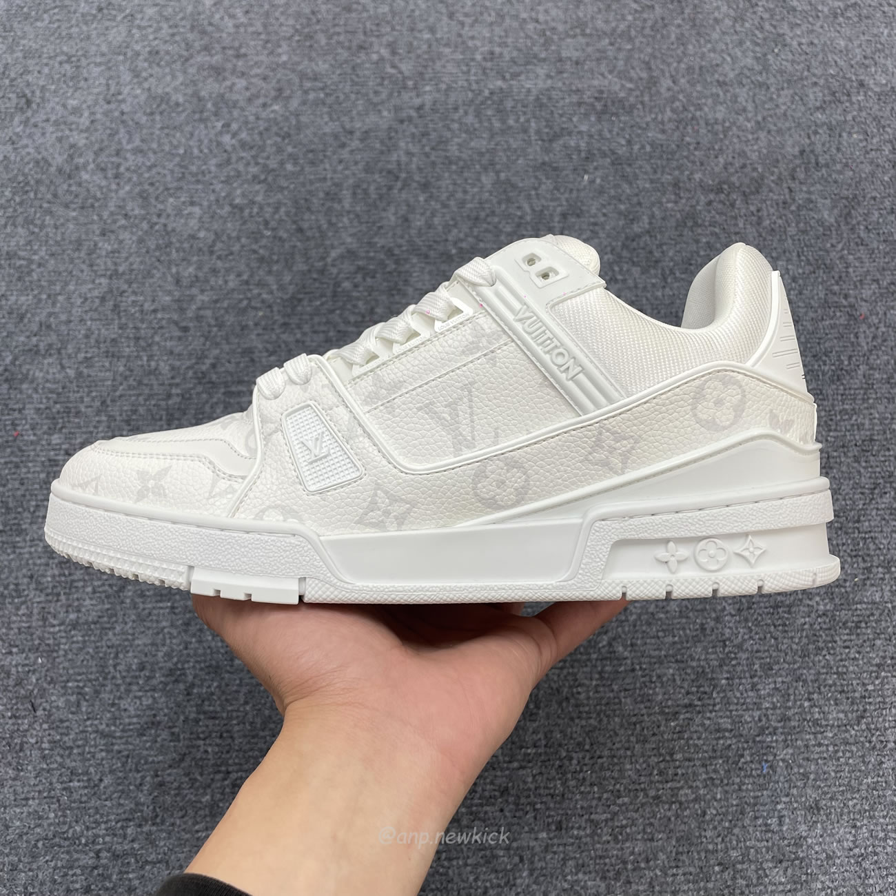 Louis Vuitton White Monochrome Louis Vuitton Lv Trainer White Black (2) - www.newkick.vip